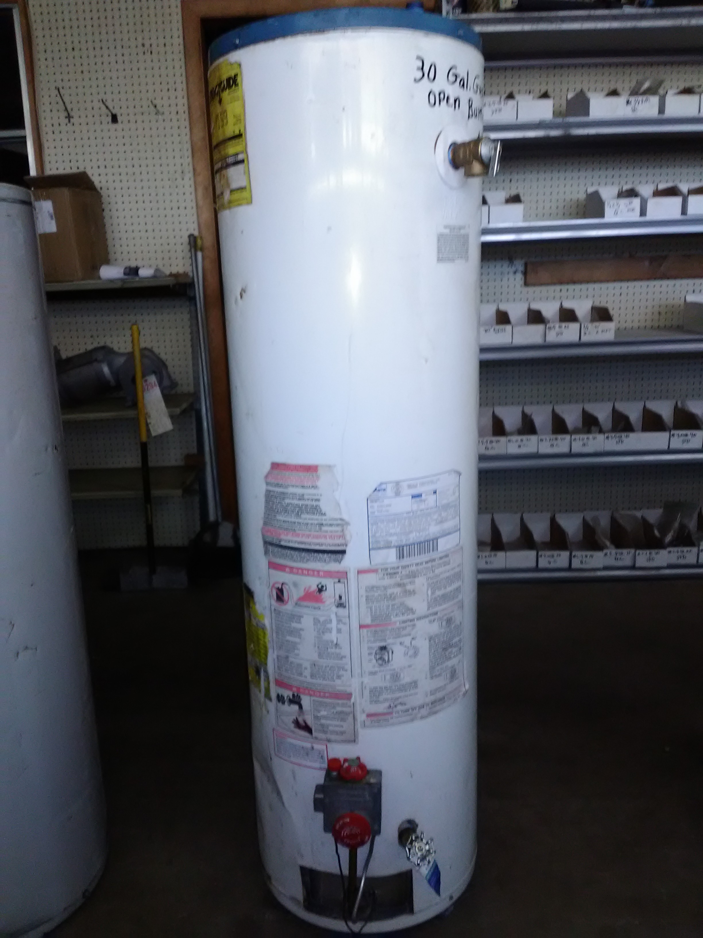 Water Heater, Reconditioned 30 Gallon Natural Gas